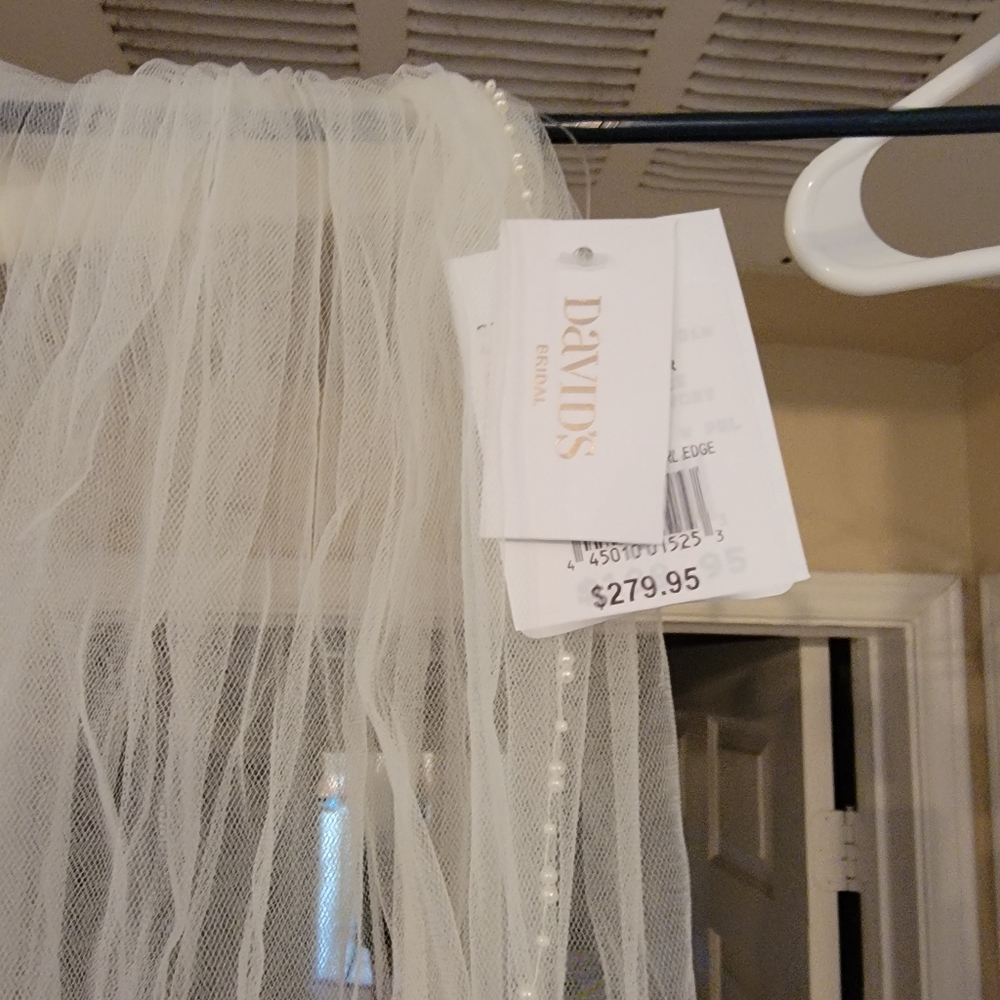 Ivory lace drop back wedding dress - Picture 7 of 11